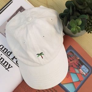 Trendy palm cap